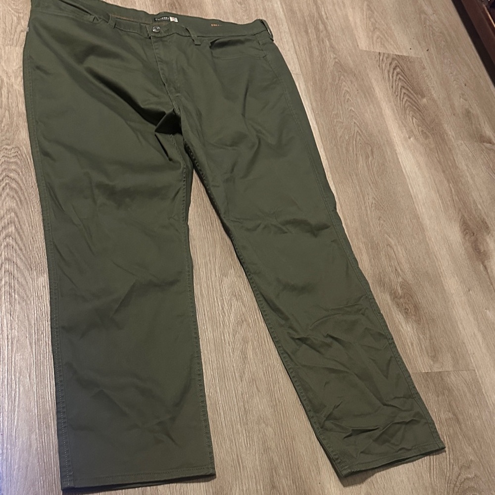 Dockers Men's Khaki Green Chinos